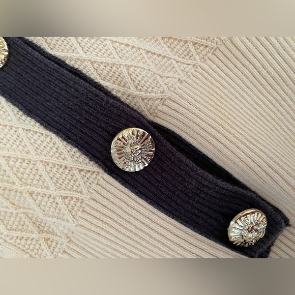 Chanel Classic knit sweater and skirt set - Picture 11 of 16